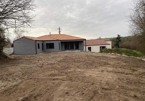 aménagement extérieur d'une maison à Mauléon par Foyer TP