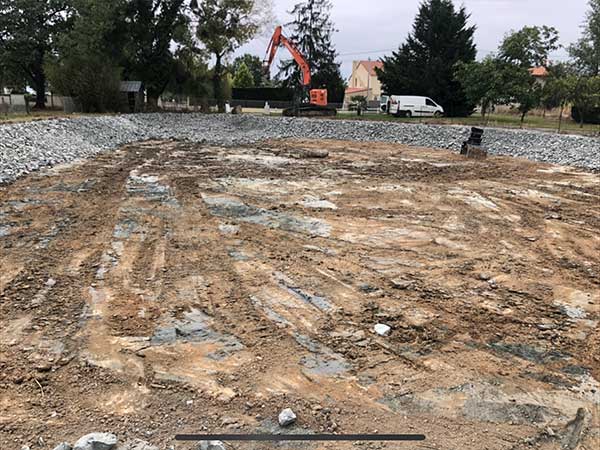 aménagement et curage d'un étang avec une pelleteuse aux Herbiers - Foyer TP