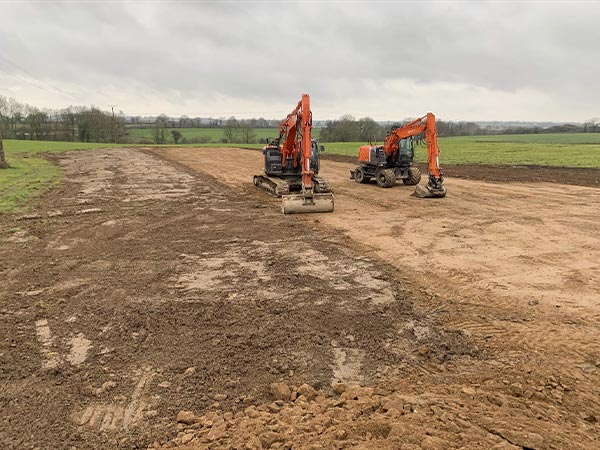 2 pelleteuse avec guidage GPS à Cholet - Foyer TP